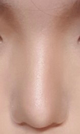 우선 코 쉐딩이 완성된 사진입니다!!
이번 코 쉐딩에 쓰인 제품들을 소개드리겠습니다!