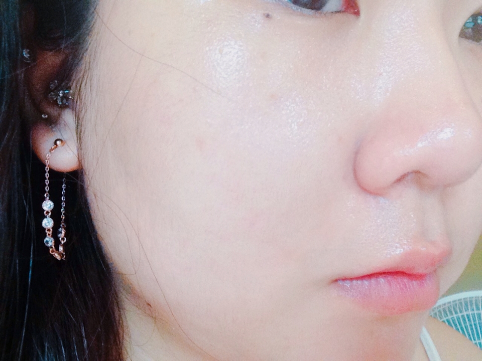 막 뿌렸을 때 은은한 장미향이 나서 기분 좋아져요!