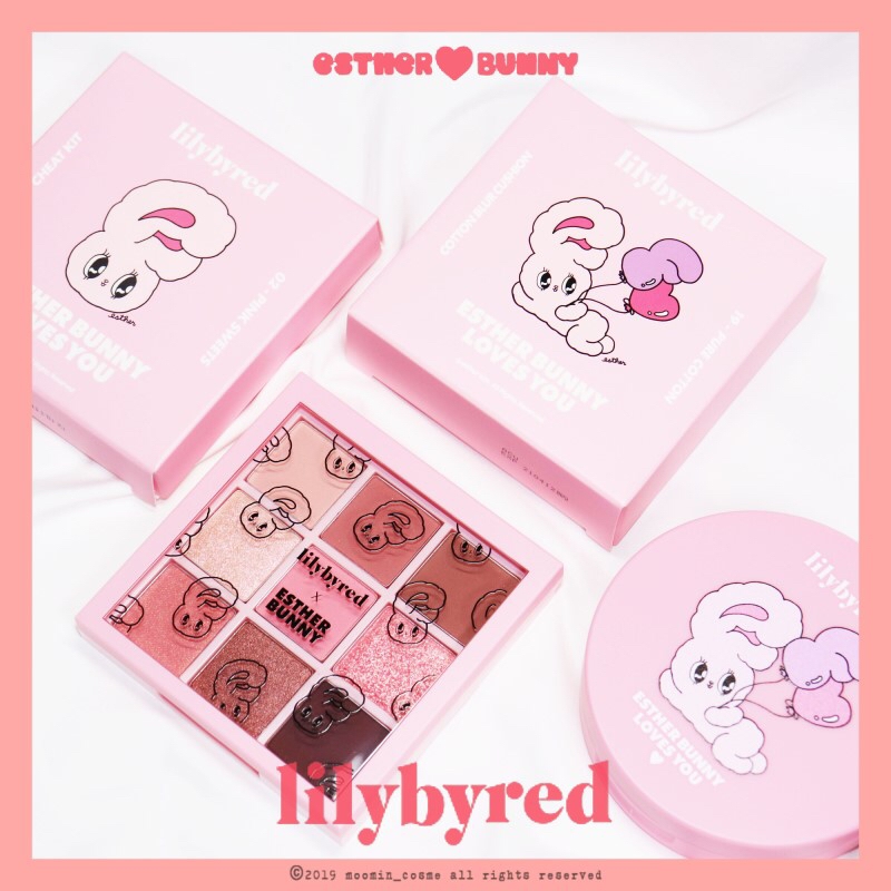 크.... 진짜 릴리바이레드 너무 열일하는거,

정말 쉬지 않고 일하는거 릴바레 본사 향해 절 좀 하며

감사한 마음 전하고 리뷰 시작하겠습니다,,!

​

이번 릴리바이레드 에스더버니랜드 는

#올리브영 에서만 단독 출시 라구해요!

저는 처음에 에스더버니랜드 개장 예고 릴바레 인스타 떴을때

그 부분은 몰랐는데 , 그렇다구합니다,

​

그러니까 이거슨 올영에서만 살 수 있다는 소리지요!

​