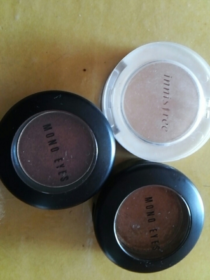 섀도우들~
아리따움 모노아이즈 112호 마이레이디
아리따움 모노아이즈 119호 아이앤소울
이니스프리 싱글 섀도우 22호 폭신폭신 캐시미어
이것도 발색샷이랑!💞