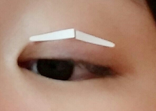 쌍테를 떼서 원하는 위치에 붙여주었어요