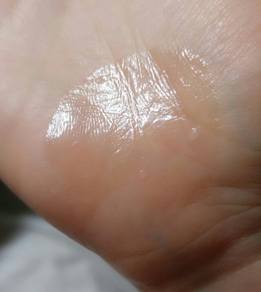 이렇게 다 녹은 보습밤을 넓게 펼쳐 양조절을 해주세요!
