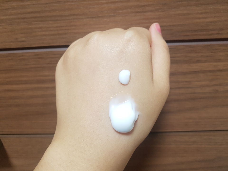 위에 조금있는게 처음 펌핑했을때구요
밑에 엄청 많이 있는게 두번째 펌핑.....ㅋㅋ  
양조절 필수 입니다!!!!!