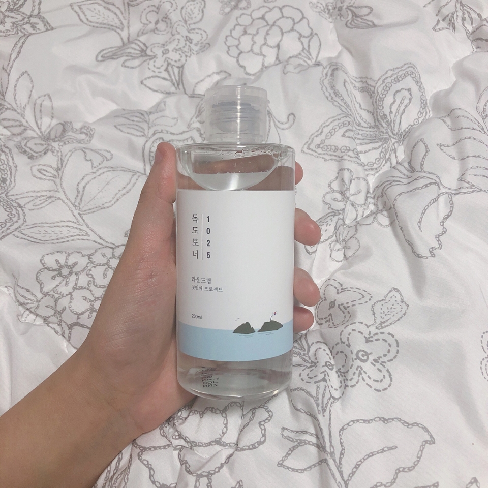 독도토너 외관 사진입니다!
심플하고 독도 그림이 있는 것이 독도토너만의 매력인 것 같아요