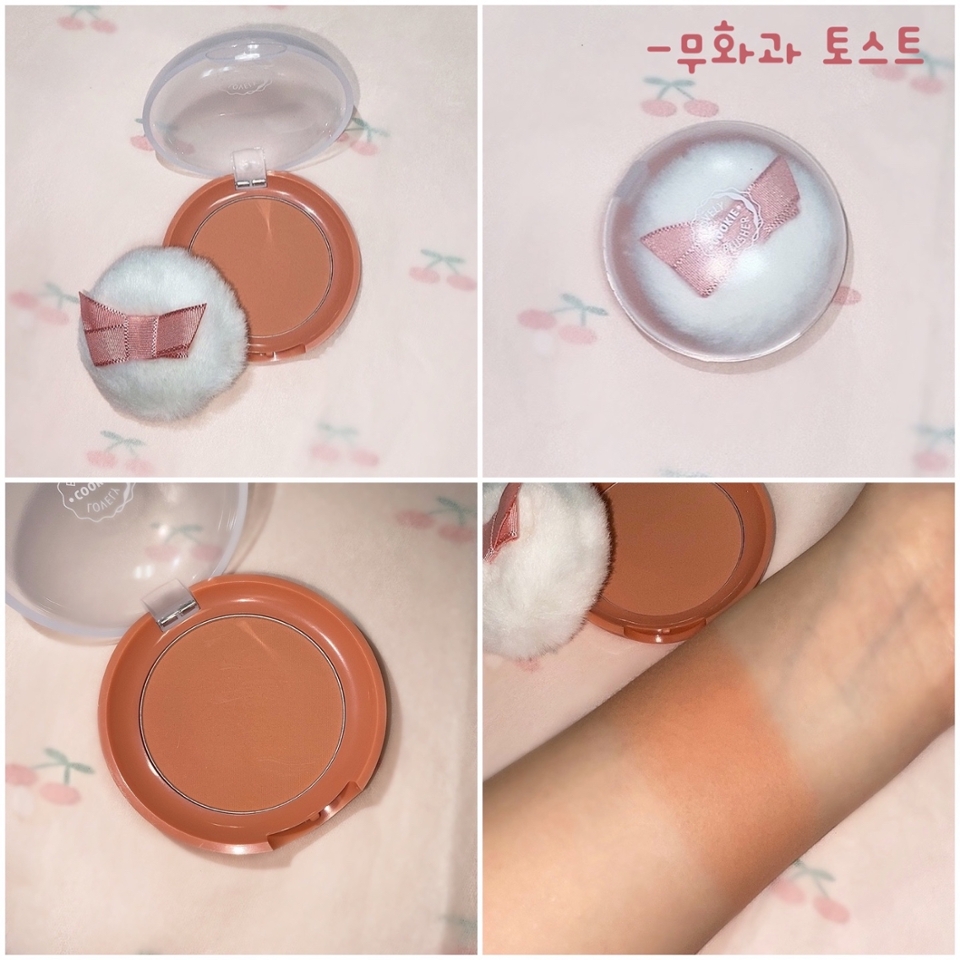 ❀에뛰드 하우스 쿠키블러셔 #무화과토스트 ❀
-베이지계열의 톤 다운된 컬러로 가을웜톤이신 분들에게 
완전 잘 어울리는 블러셔에요!생각보다 칙칙해보이지 않으면서 봄에 잘 어울리고 볼에 올리면 완전 예쁜 컬러에요