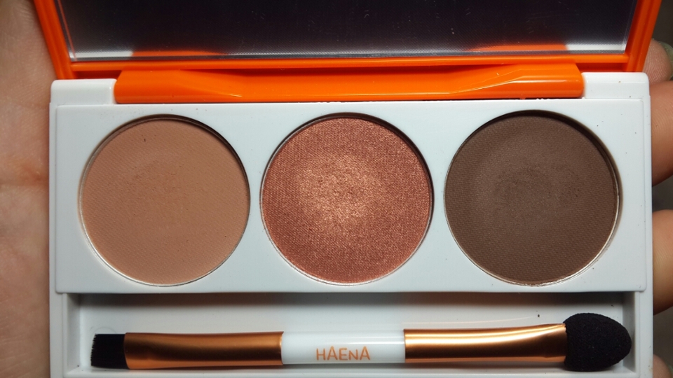 내장된 붓에 하나에는 해나 뒤에는 룩캣이라고 써있어요ㅋㅋ 질도 쓸만했어요ㅋㅋ