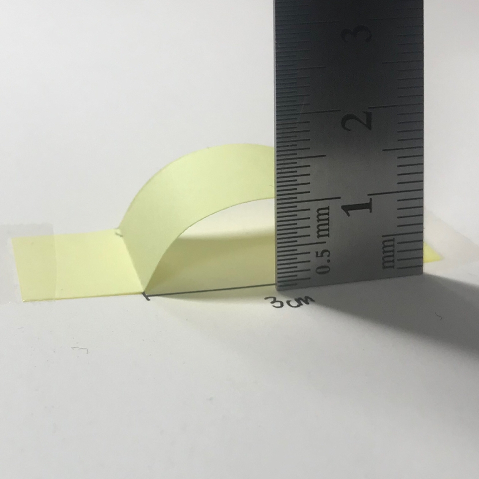 그러면 종이와 종이 사이에 빈 공간이 생기죠?? 이 빈 공간을 자를 이용해서 몇cm인지 재면 거의 모든 과정이 끝났습니다
눈 길이 3cm, 굴곡 1.1cm라고 한다면 