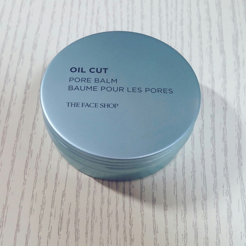 외관이구요!돌려서 여는 방식인데 좀 불편한거같아요ㅠ맞물리게 닫기가 살짝 힘들어용.