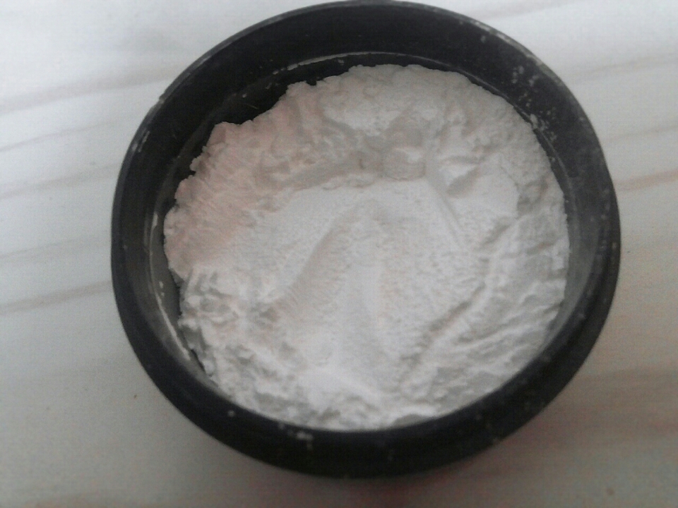 이런 파우더를 준비하시구 작은구멍밖에없는 불투명한막?같은거를 빼주세용 파우더 사용하실때 가루날림조심하세용....😢