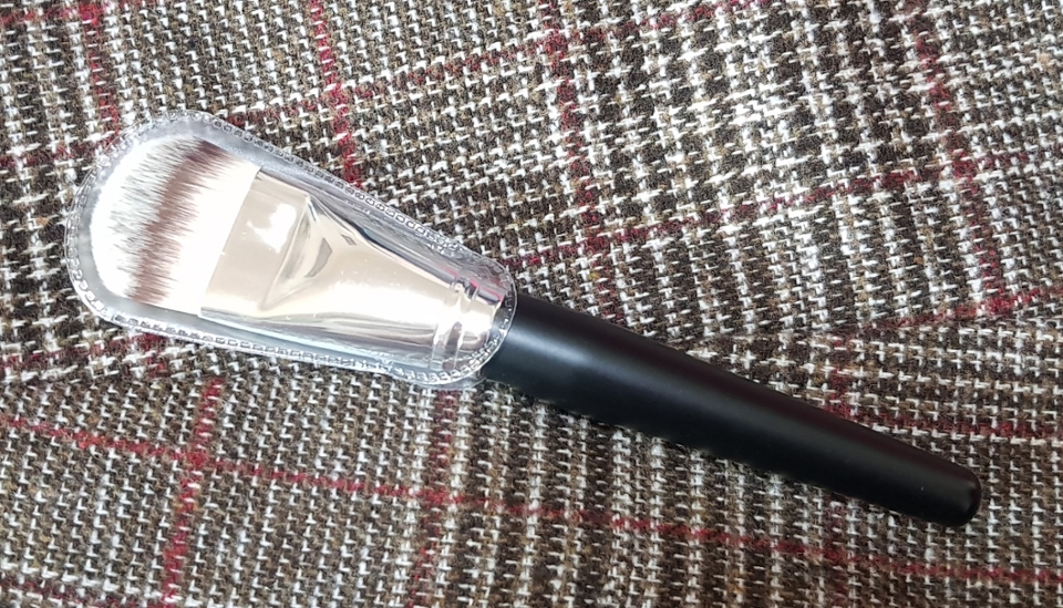 겉에 캡이 씌워져 있어요.