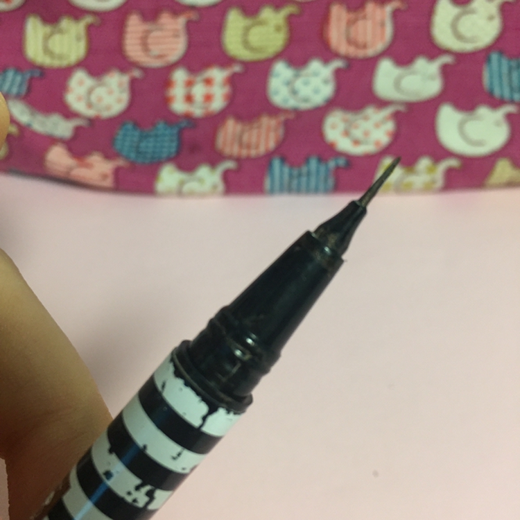 전에 브러쉬못올린게 한이되서ㅠㅜ 
한쪽은얇고