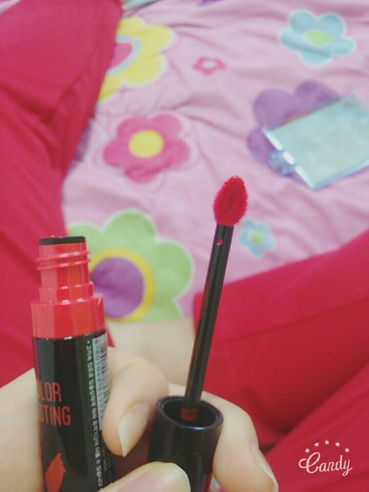 팁이 좀 특이하죠? 구멍은 작은데 팁은 두꺼워서 뻑뻑하게 빠지는 감이 있는데 덕분에 양조절이 잘되요