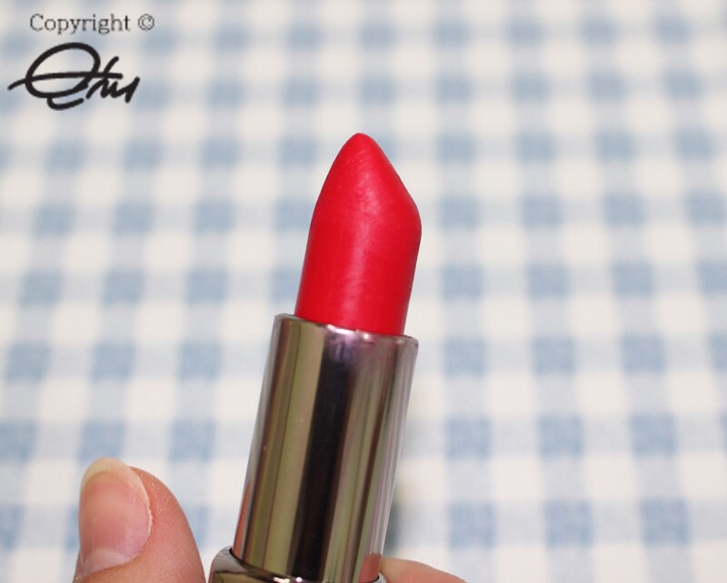 채도가 높은 컬러에오! 핫핑크에 살짝 주황끼가 도는??