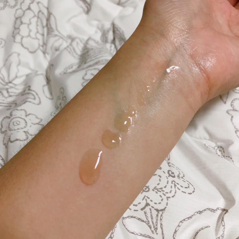 바르기 전 딱 봤을 때부터 수분감이 엄청 좋아보이더라구요