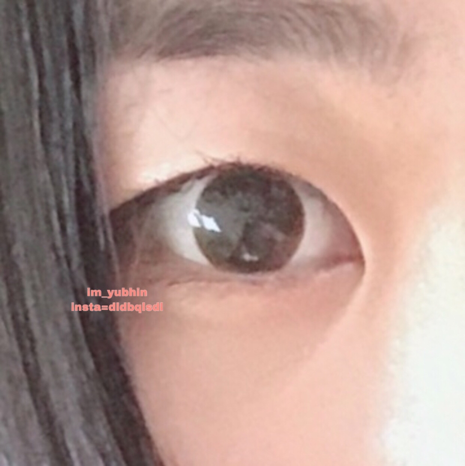 
셀카에서 보이는 모습이랍니다