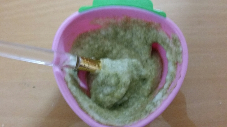 섞어주세요~거품이 사라지지않게 섞어주셔야해요~