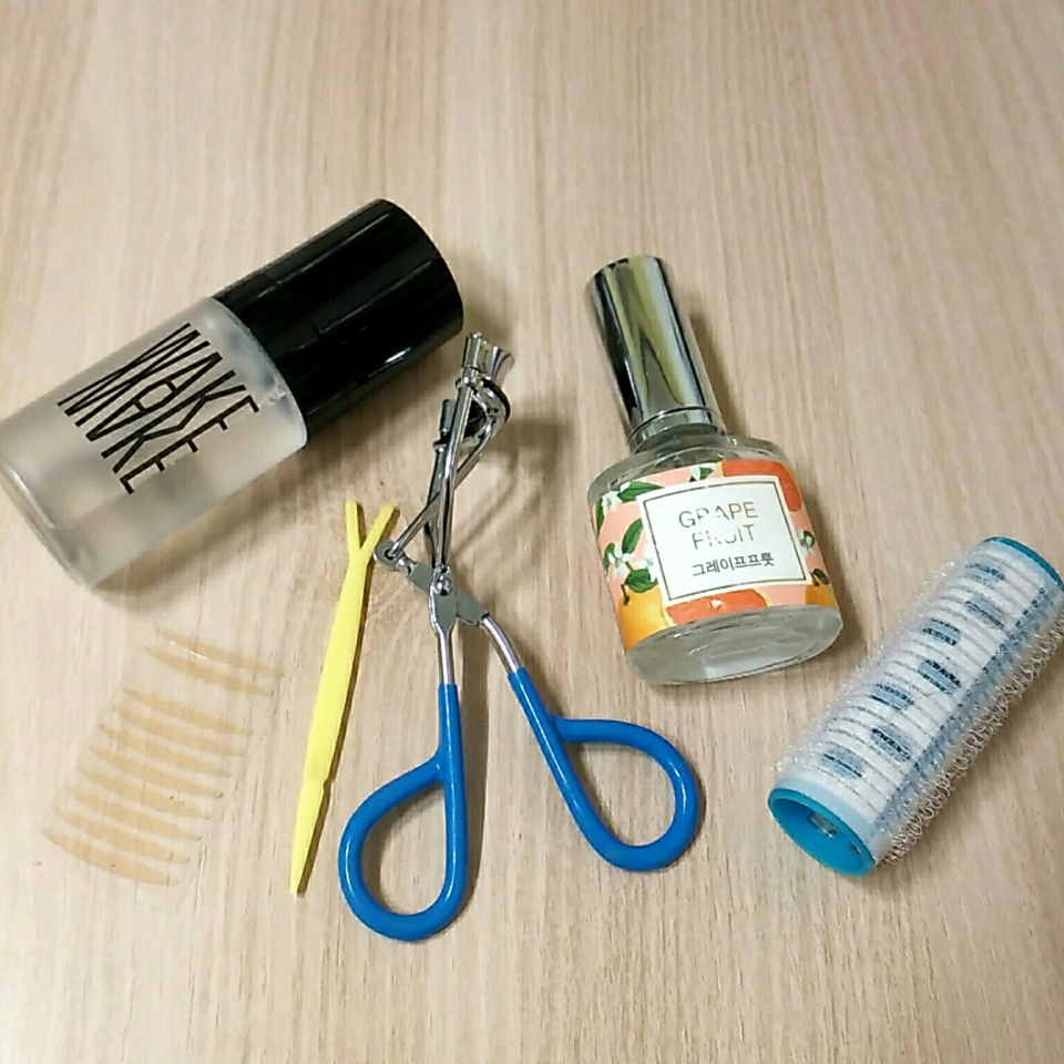 🍫 웨이크메이크 메이크업 픽세이션 (증정용)
🍫 다이소 단면 누드 쌍테 : 0.1
🍫 다이소 뷰러 : 0.15
🍫 다이소 올리브팜퍼퓸 컬렉션 : 0.2
🍫 다이소 헤어롤