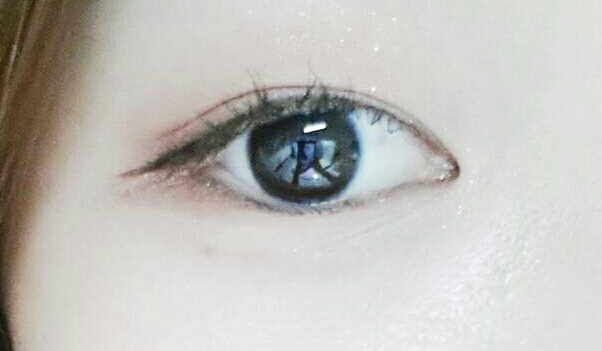 뷰러로 인조속눈썹붙힌곳 빼고 예~쁘게 컬링해주시고
에뛰드마스카라를 속눈썹안쪽에만 바르고 키스미마스카라를 전체적으로 길어지게 발라주세요!