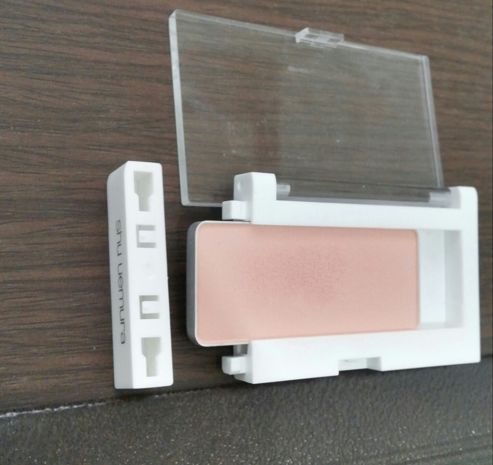 요렇게 케이스가 분리되기 때문에 리필만 사서 갈아끼우면 되더라구요^^ 리필은 23000원, 케이스까지 구매하면 10000원 플러스!!!