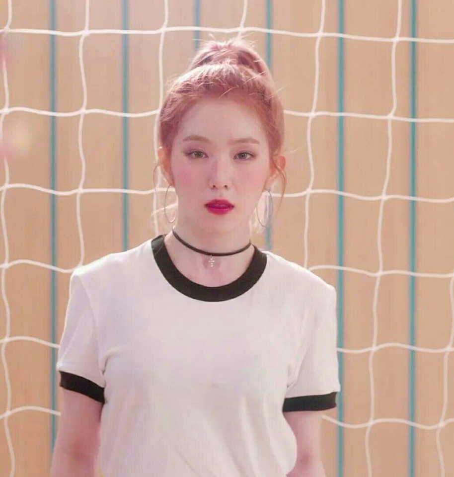 사진속 아이메이크업을 참고했습니다. 캬라멜음영이 보이시쥬?