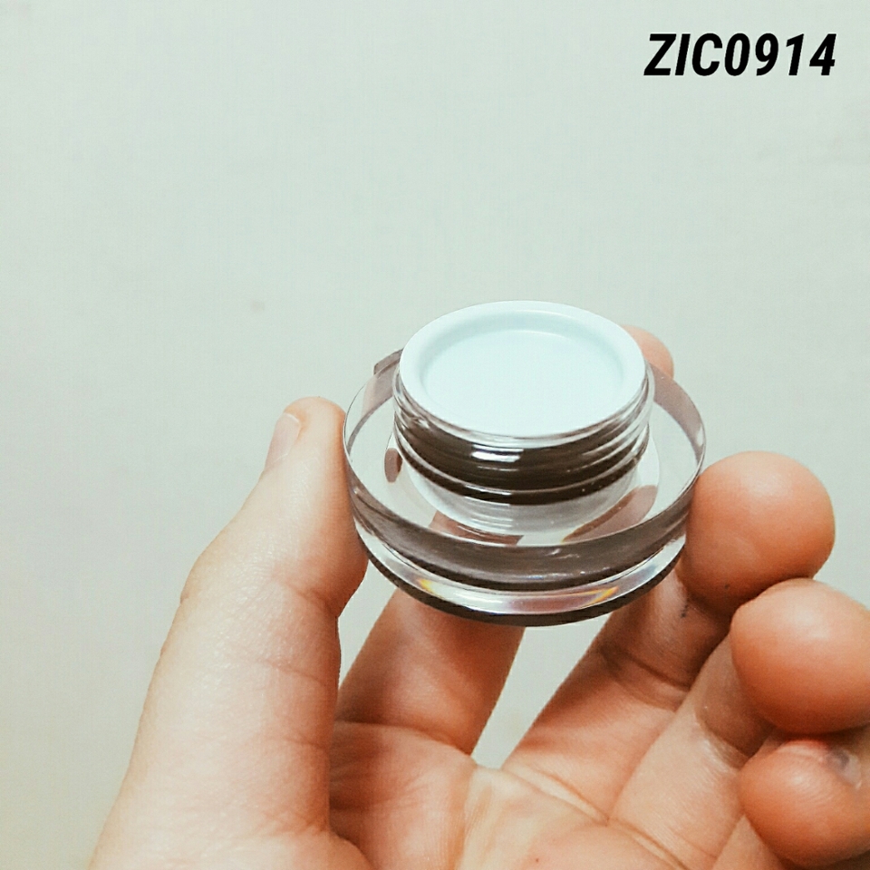 이렇게 흰색마개가있는데 아마 굳지말라고그런거같아요☺