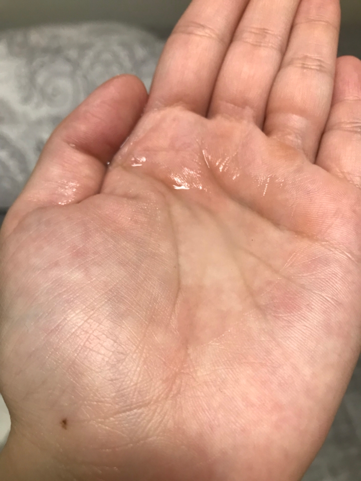 완전 액체 타입 이에요
토너, 스킨 같아요