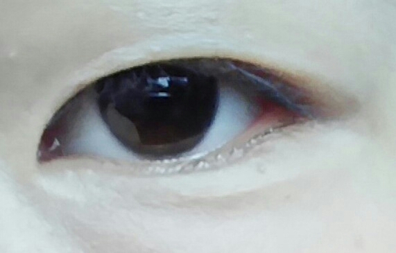 제 쌩눈입니다..(흐규) 저는 속쌍에 눈동자 색은 고동색입니다! 