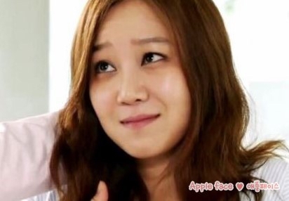 안녕하세요~ 애플페이스 에요 
제피부 고민은 메이크업을 해도 보이는
다크써클 이에요 
​
다크써클 잘~~ 커버하는 꿀팁을 포스팅을 할께요!
​