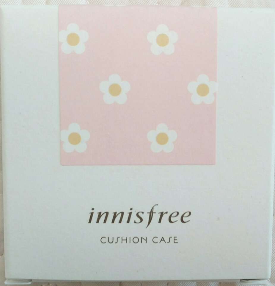 제가 선택한 쿠션 케이스는
분홍바탕에 꽃무늬 예요~