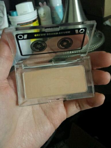 쉐딩용이긴하지만 아이섀도우 베이스로 딱!♥ 점점 진하게해서 음영으로도 굿이에영~^_^b