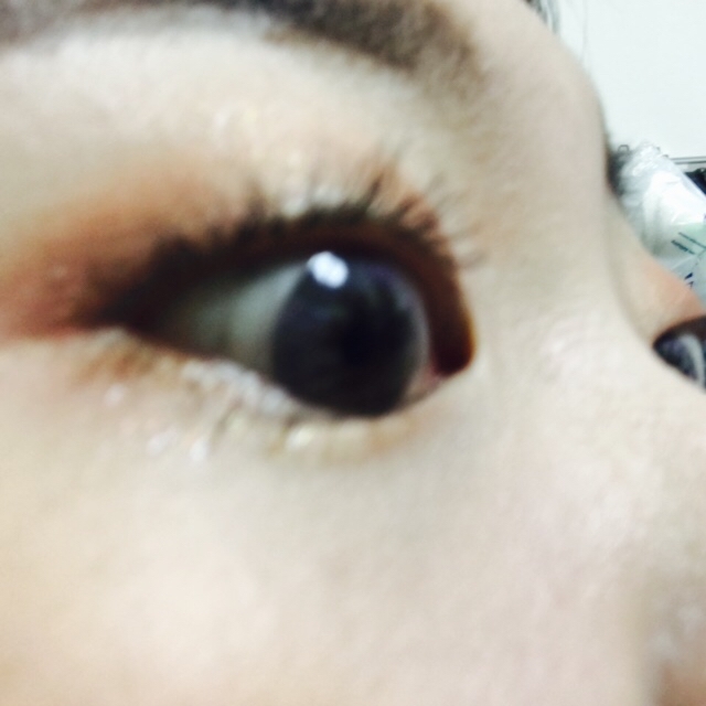 위 속눈썹 마스카라 칠한후