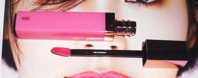 디자인 예쁜것같아요.  
저는 젤리틴트보다 
이 립오일 디자인이 더 맘에들었던 !
 
본통이 연한 베이비 핑크에 , 
불투명하게 처리되어있는데 
뭔가 장난감 같으면서도 유치하지 않은 디자인 ㅎwㅎ
​