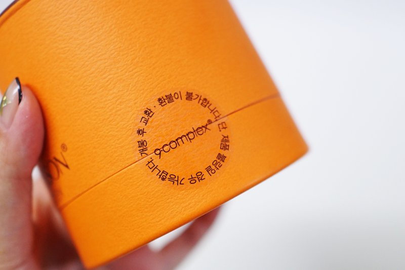 게리쏭 마유크림,ㅋㅋ 정품은 처음봤길래 찍어둔 사진! 케이스가 짱짱하니 좋아여 ㅋ 
딱봐도 고급스러운 느낌 ㅠㅠ!! 괜히.. 저렴한거 다른 브랜드 썼나봐요 ㅋㅋ 
피부에 쓰는건 좋은거 쓰는게 맞는것 같아요,, 

(소셜같은곳에서 구매하시면 저렴ㅋ)