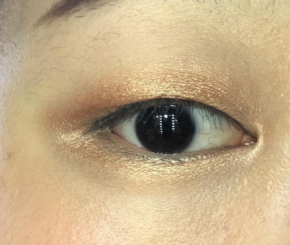 여기까지 바르면 이런 눈이 됩니당