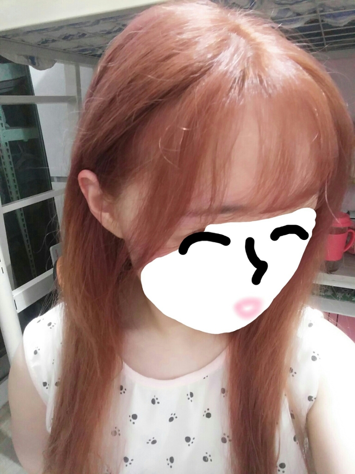 오.....오잉..? 내가 원한건 이색이 아닌데....? 난 좀 더.... 어두운 색일 줄 알았는데...당황★ 그래두 색은 넘나리 예쁘지 않나요ㅠㅠ 감덩