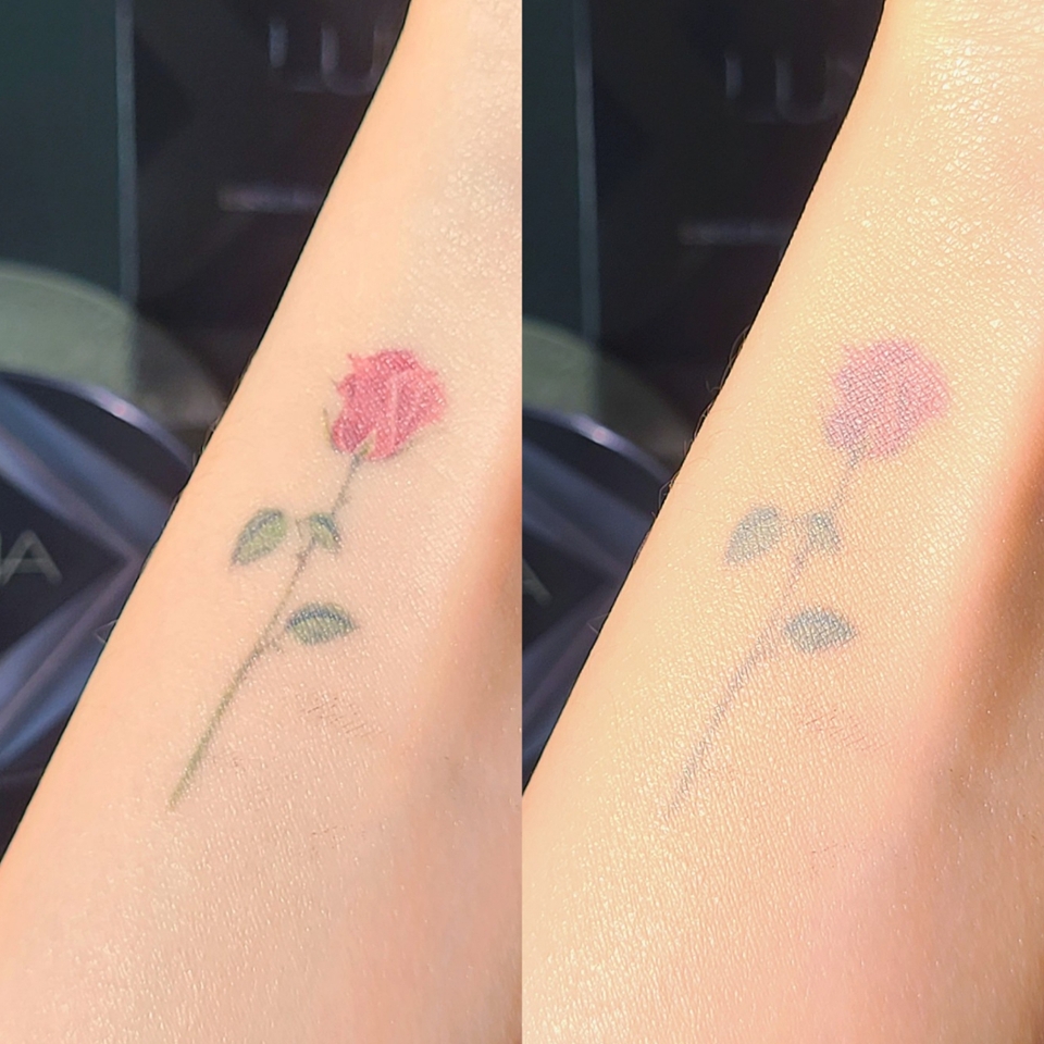 팩트 제품들은 공통적으로 아쉬운게 커버력인데, 루나 롱래스팅 수분광팩트 커버력은 중 정도!

​

촉촉이 팩트 치고 커버력이 꽤 좋은 편이더라구요

​

얇고 편안하게 올라가면서도 자잘한 잡티는 자연스럽게 커버해 줘서 피부가 크게 뒤집어지지 않았을 때는 컨실러 없이 요 아이 하나만으로도 충분했어요

