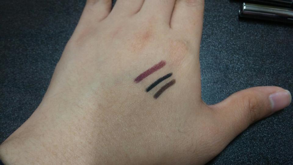 발색샷이에요. 위에서부터 레디쉬버건디, 딥블랙, 딥브라운순이에요.