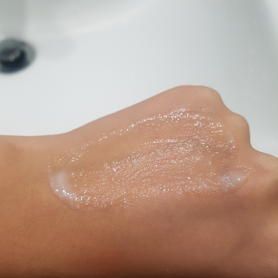 넓게 피부에 발라줄때, 라벤더오일향이 올라와서 좋아요 ㅎㅎ