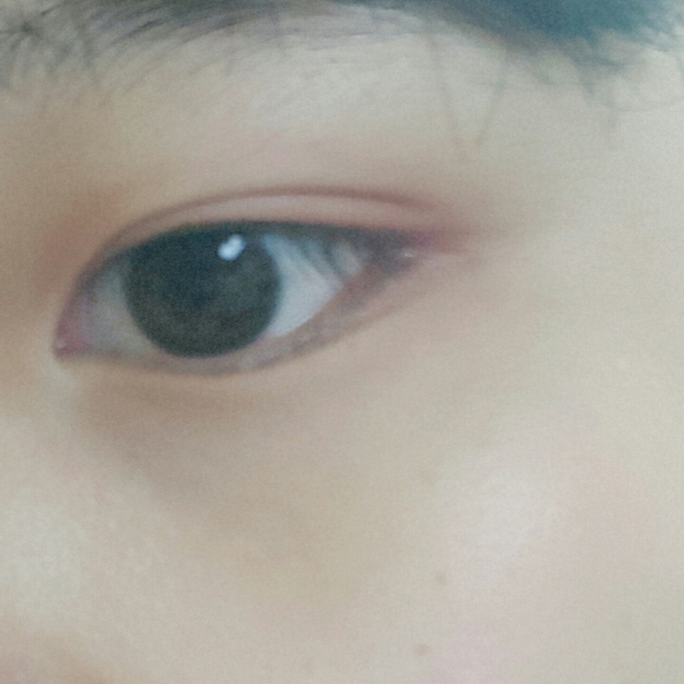 우선 채도가 낮은 로즈색을 발라줍니당 끝에는 한번더 발라서 발색력을 높여주세요!

//에뛰드 달달한 대추차