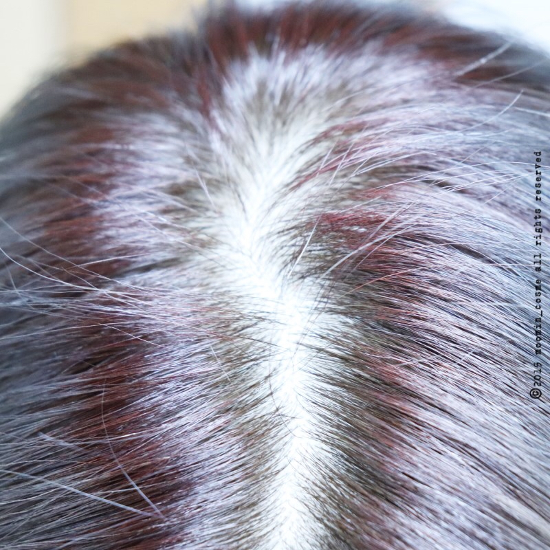 제 뿌리 부분 

기존 붉은기 섞여있는 검정 머리 -> 붉은끼 맴도는 브라운

​

그렇다면 밝은 모발이 아니신 흑발 or 어두운 모발이신 분들은

브라운 컬러로 염색이 되신다는 계산이 나오죱!

아 물론 헤바헤 사바사 지만, 그럴거같아요? 제생각엔?

​