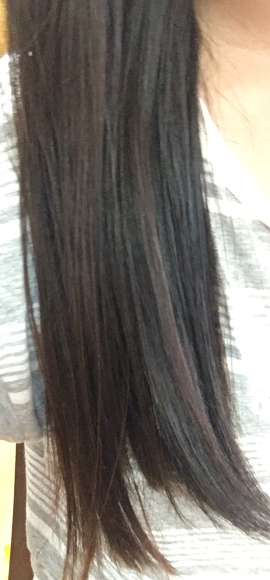 After 
뿌리고 빗으로 정리해줬는데 방금보다 훨씬 차분해지고 윤기나서 완전좋고 향도 생각보다 오래지속되서 짱짱이었어요⭐️⭐️