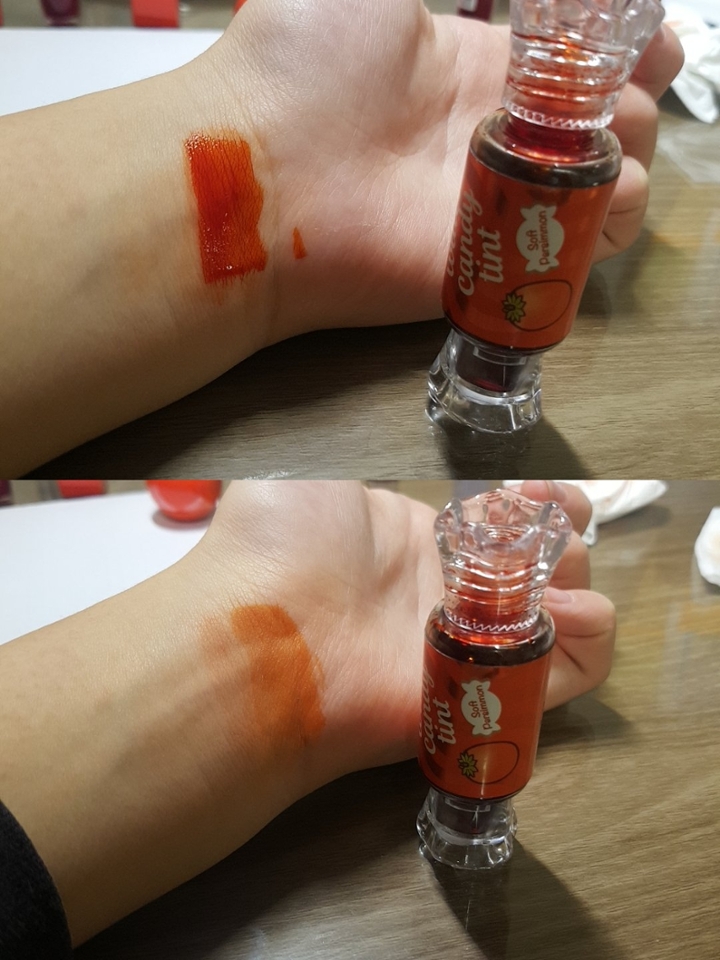 더샘 캔디틴트 04 홍시
주황색 틴트라기보다는 다홍색 틴트가 더 어울리는것같아요! 착색은 주황색~다홍색 느낌이고  지인한 주황색 틴트 찾는분들께 추천드려요. 제형은 완전히 물틴트니까 이에 안묻게 조심하세요!