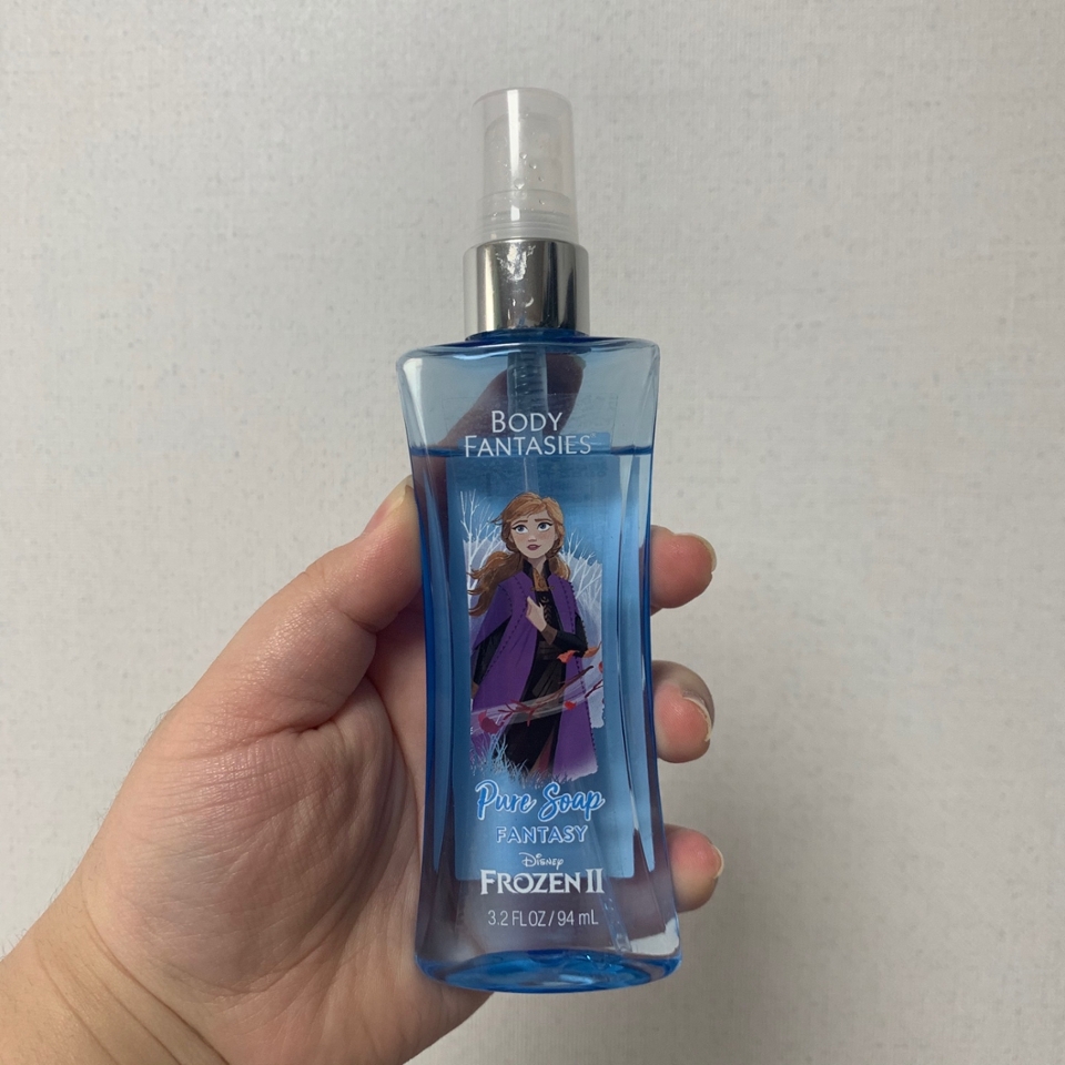 저는 인어공주가 아니라 겨울왕국 에디션이라 안나가 그려져있어요🧡 그래도 향은 똑같아요!!
