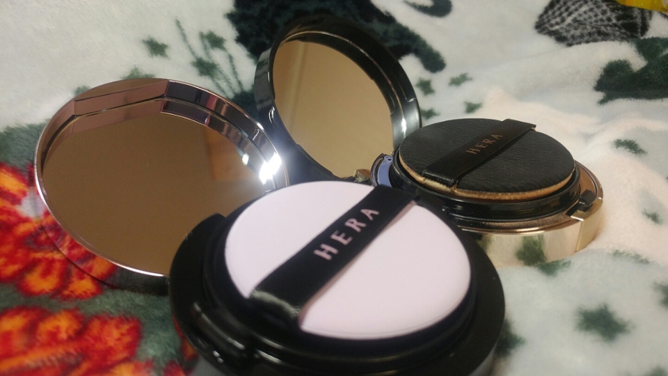 거울부분 보시면 마그네틱이라 완벽한 원형이 아니에요!