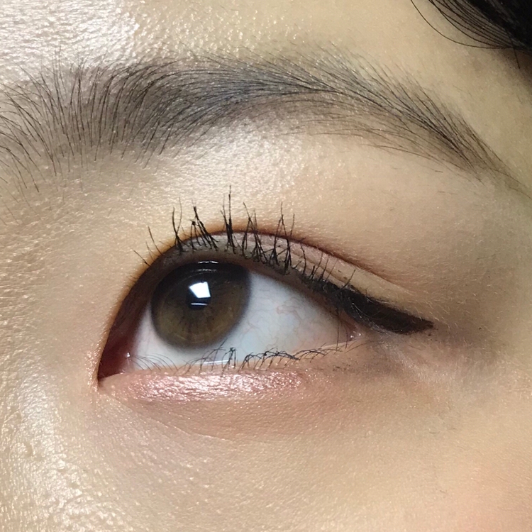 섬세한 터치가 되서 좋더라구요 게다가 지속력도 짱짱먄