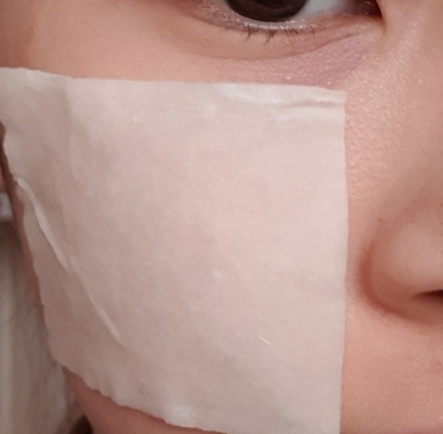 저는 화장솜애 듬북 젖혀서 붙여주었어용😆