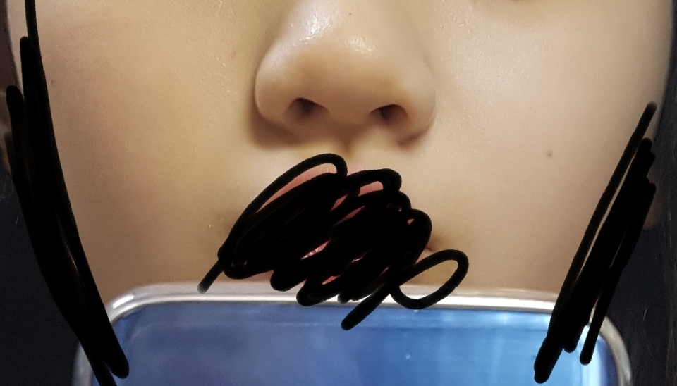 턱살 깎기+이상한 입술 지우기
오른쪽에 발라줬는데 차이가 보이시나요?
세상의 노랑이들은 구매를 생각해보시길 아디오스🤑

이번 리뷰도 봐주셔서 감사합니다💜

<💛좋아요와 팔로우는 저에게 큰 힘이 됩니다💛>