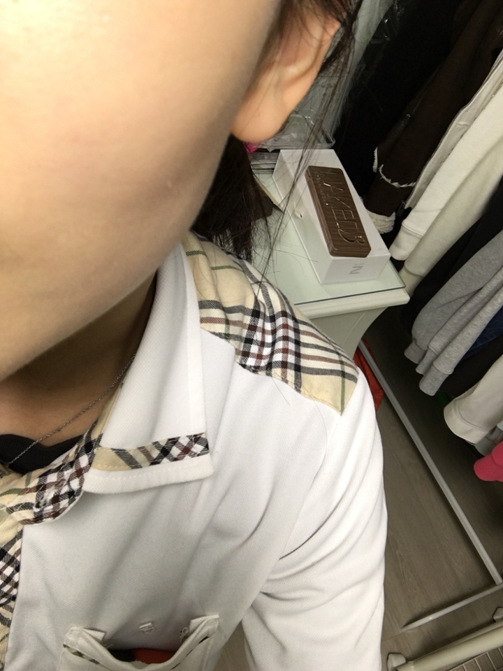 바른쪽?!!!잡티 잡아먹은듯