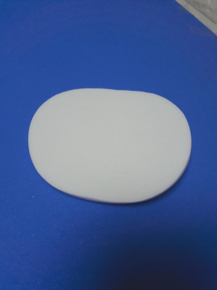 마사지샵에서 클렌징크림이나 팩 후 잔여물을 피부에 자극이 덜 가게 닦아내는 용도예요~! 로드샵이나 다이소에서 저렴하게 살 수 있어요.