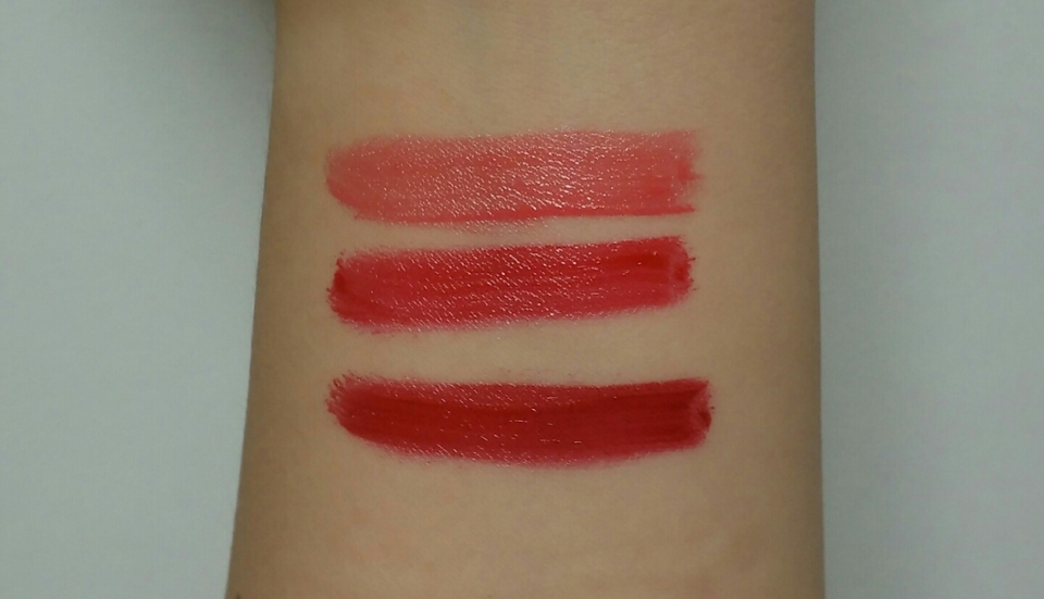 순서대로 피치퓨레-더레드-고담레드입니다
(고담레드가 색이 제품팁색보다 연해보일수있는데 덧바를수록 색이 쫙 올라온답니다!! 조심또조심~😉)